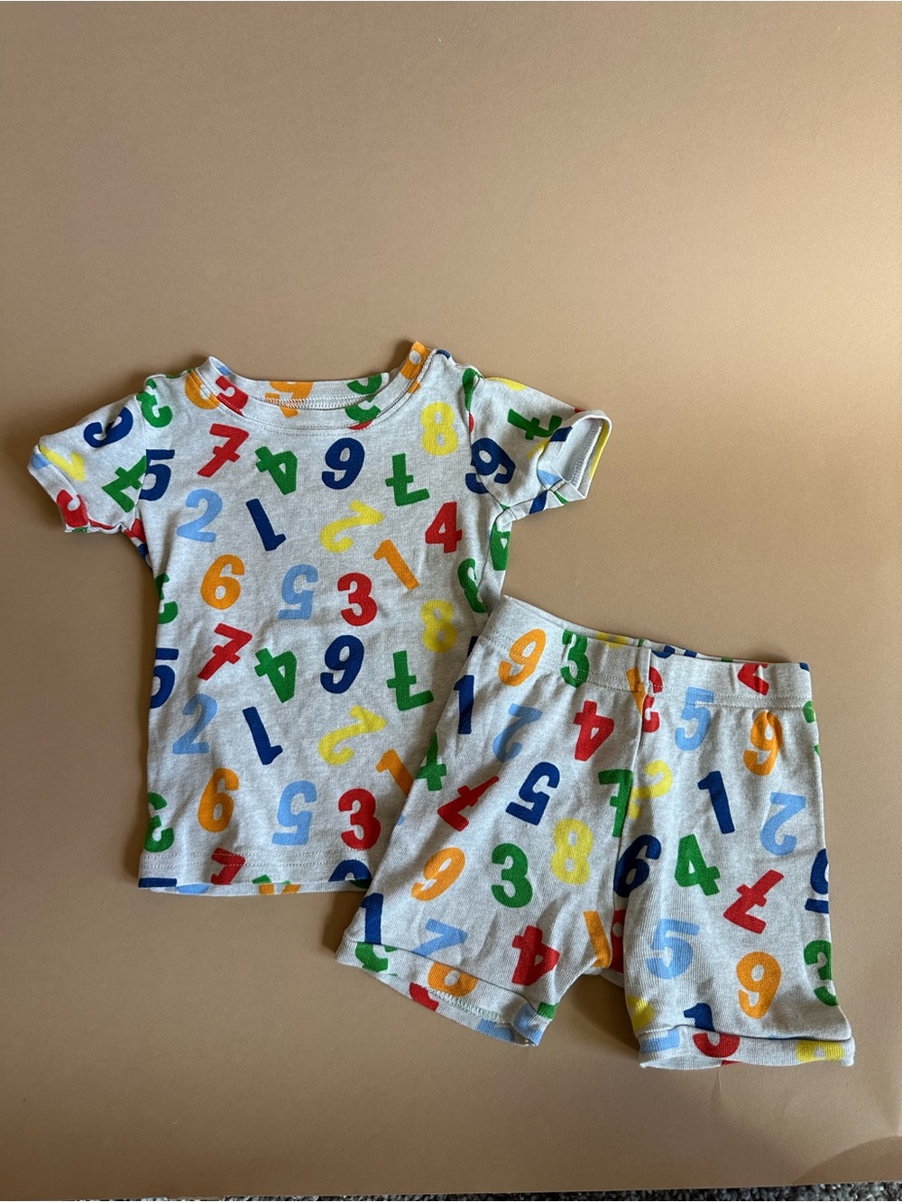 Pajamas 2T Numbers Print Short Sleeve Set Snug Fit 100% Cotton Gray Old Navy